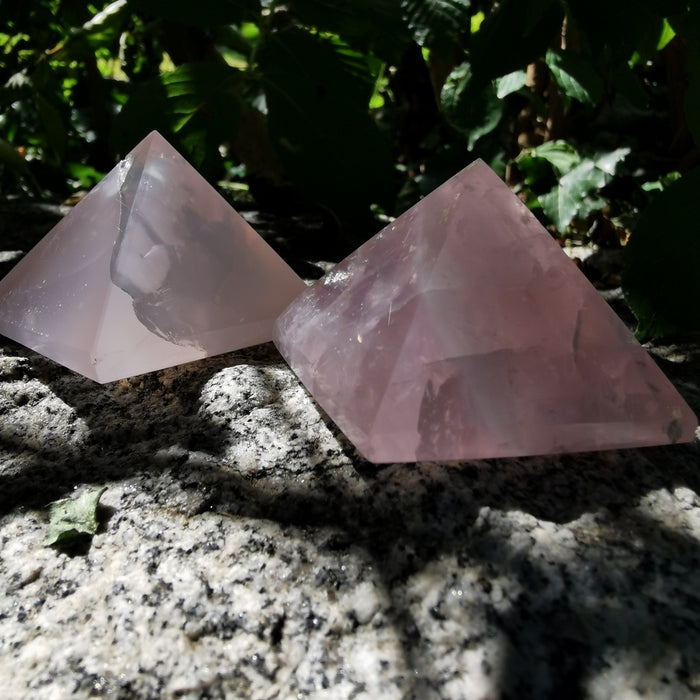 Rosenquarzpyramide