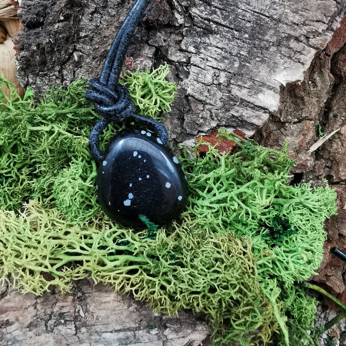 Trommelstein gebohrt "Schneeflockenobsidian"
